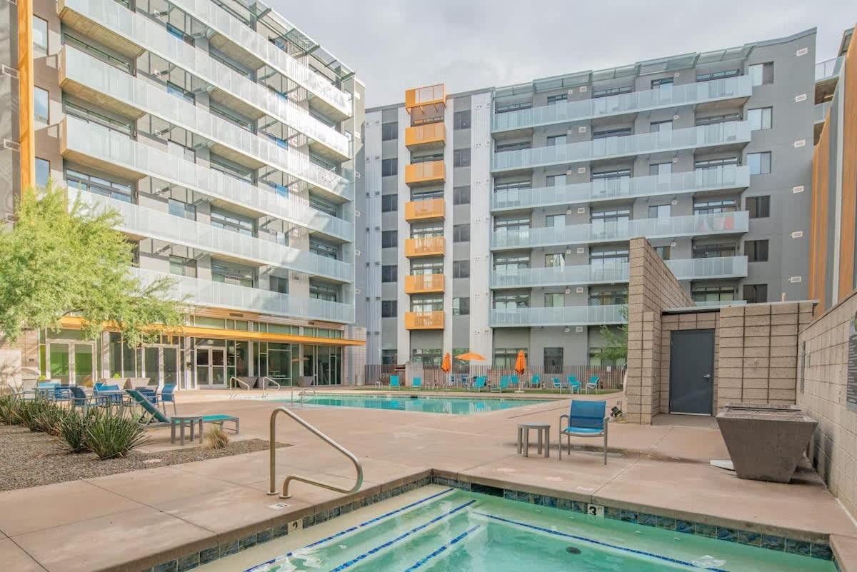 Plush 2bd - Cdt - Gym, Pool, Parking - Sleep 8