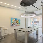 Plush 2Bd - Cdt - Gym, Pool, Parking - Sleep 8