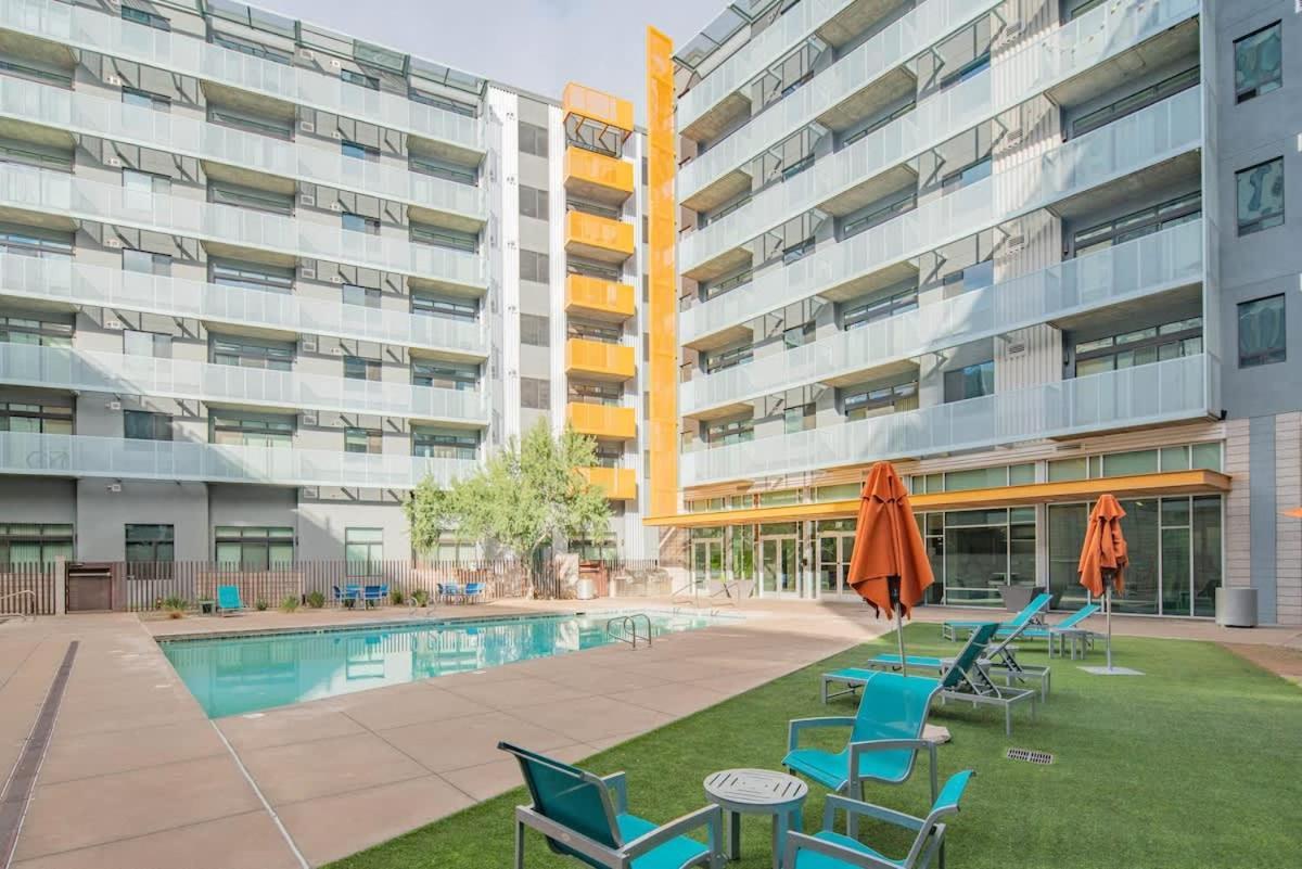 Plush 2bd - Cdt - Gym, Pool, Parking - Sleep 8