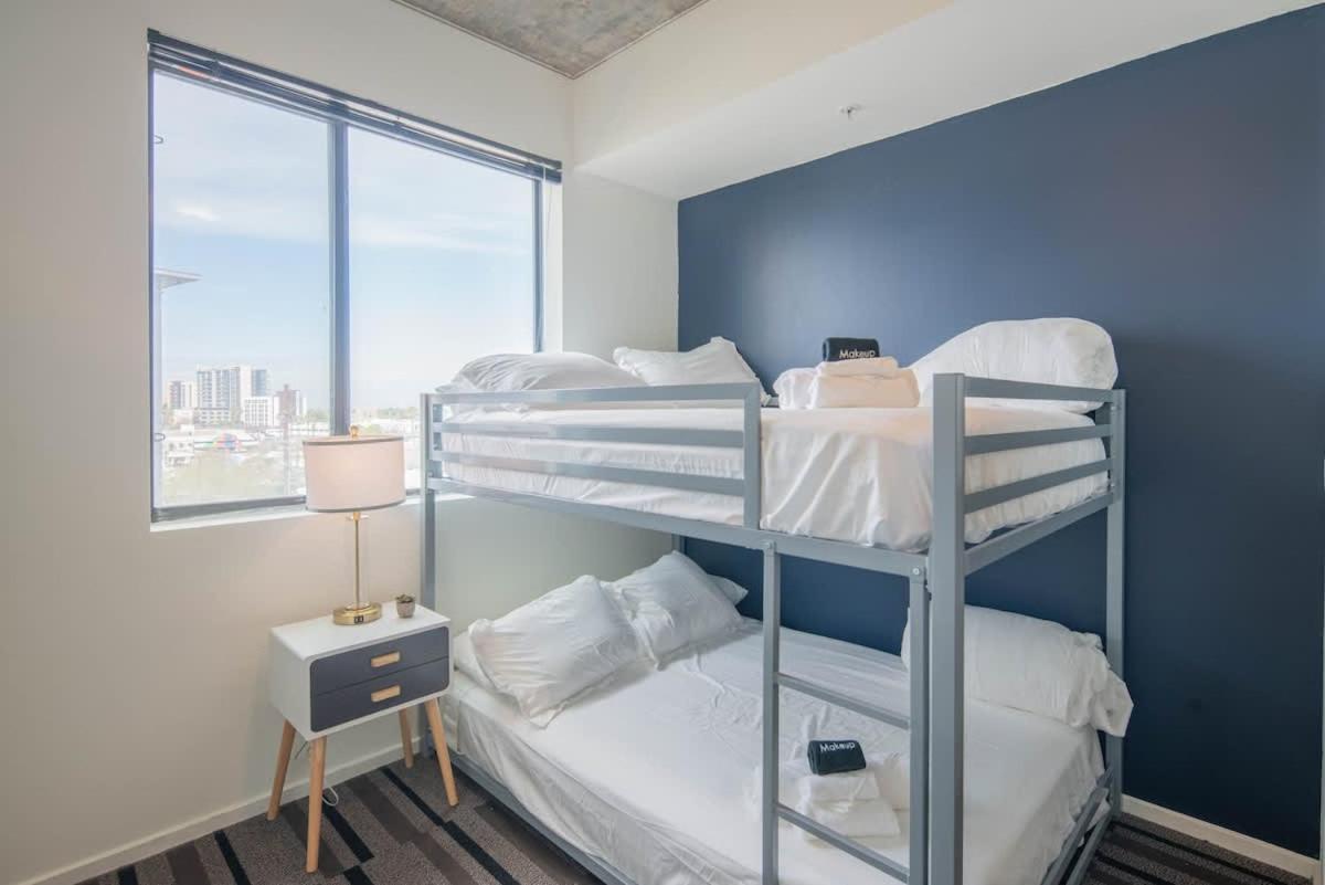 Plush 2bd - Cdt - Gym, Pool, Parking - Sleep 8 Apartment